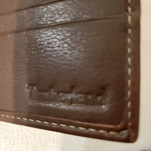 Timberland NWT Brown Leather Passcase Wallet - Picture 6 of 7